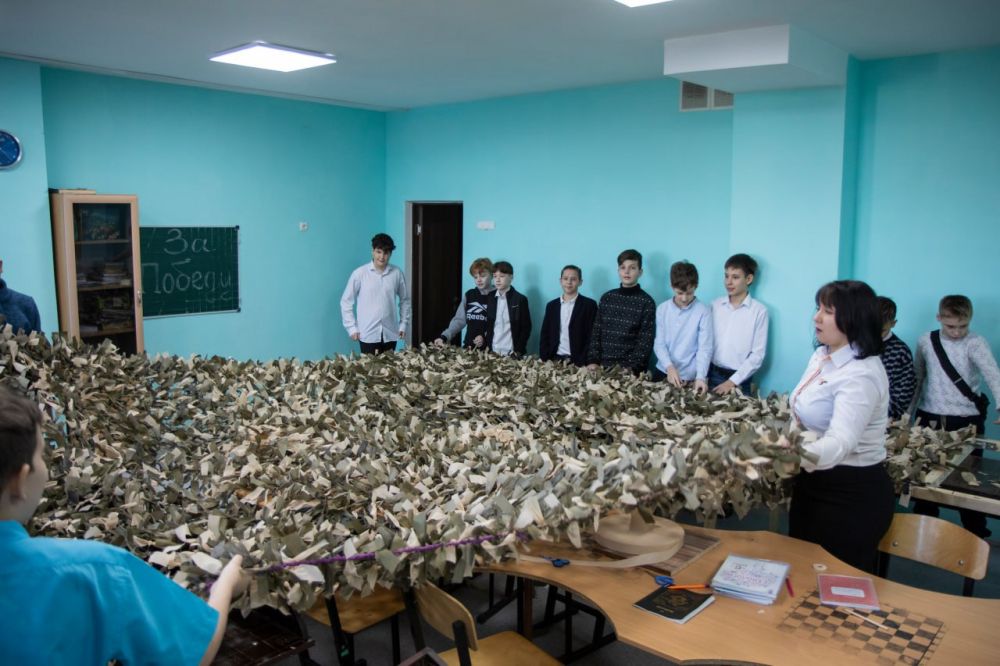Ученики симферопольской школы №36 оказывают помощь бойцам СВО Ученики симферопольской школы №36 оказывают помощь бойцам СВО