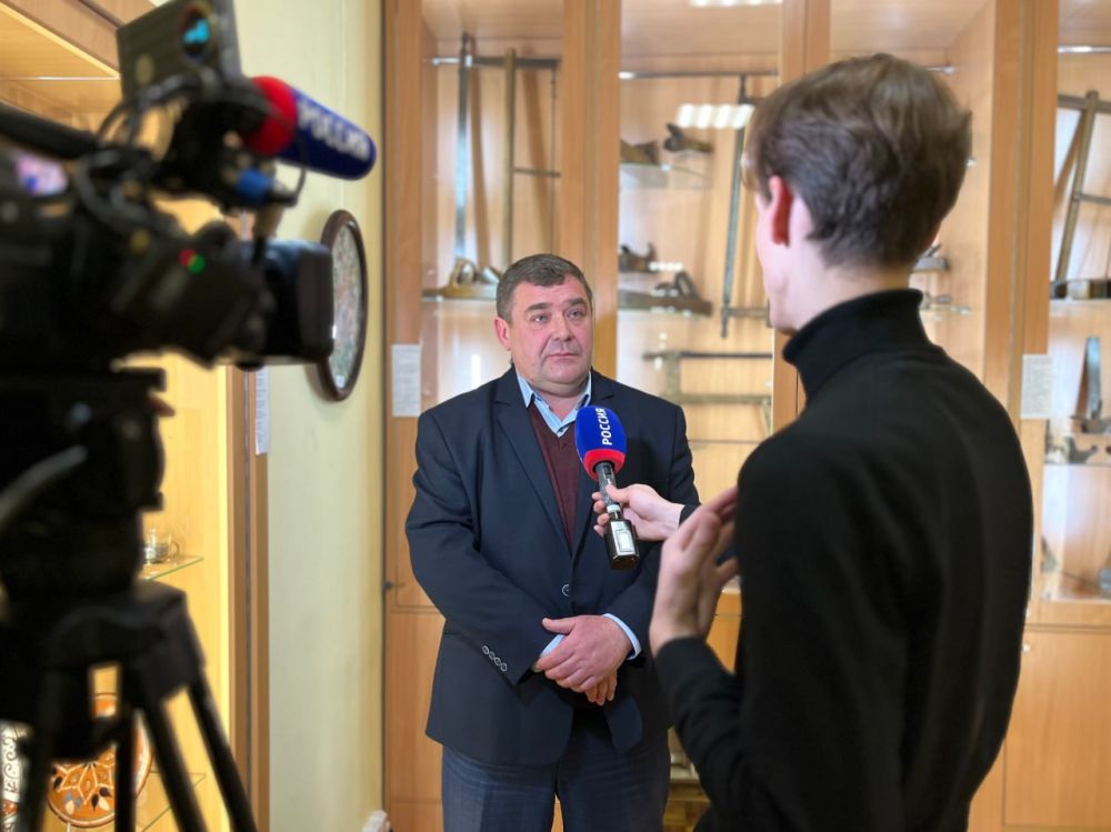 В Крымском этнографическом музее 20 января 2025 г. состоялась торжественная презентация выставки «Собираем, храним, изучаем. Итоги сезона 2024», приуроченной ко Дню Республики Крым В Крымском этнографическом музее 20 января 2025 г. состоялась торжественная презентация выставки «Собираем, храним, изучаем. Итоги сезона 2024», приуроченной ко Дню Республики Крым