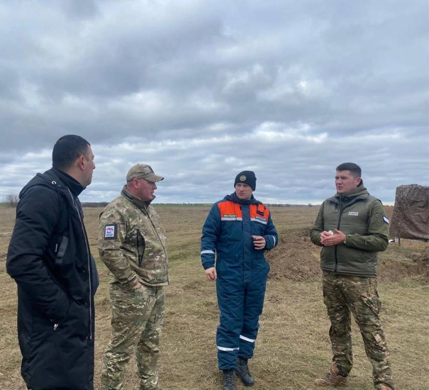 Владимир Константинов прокомментировал разлив мазута в Керченском проливе: «Ситуация контролируемая, штабы работают круглосуточно. У нас мобилизованы 12 тысяч человек: МЧС, 2980 депутатов всех уровней, тысячи добровольцев» Владимир Константинов прокомментировал разлив мазута в Керченском проливе: «Ситуация контролируемая, штабы работают круглосуточно. У нас мобилизованы 12 тысяч человек: МЧС, 2980 депутатов всех уровней, тысячи добровольцев»
