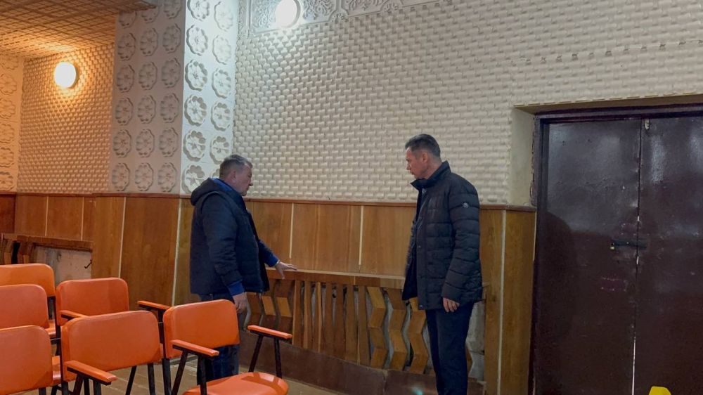 Александр Дудинов: Осмотрел объект капитального ремонта - Красноярский сельский Дом культуры Александр Дудинов: Осмотрел объект капитального ремонта - Красноярский сельский Дом культуры