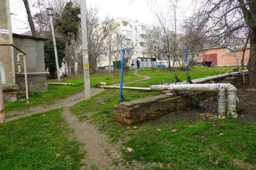 #городские_новости. Глава администрации Олег КАТОРГИН обсудил с жителями домов в Аршинцево планируемые работы по благоустройству в их дворах. Уже в этом году придомовые территории по ул. ул. Клинковского, 8, 10, 12, 14, ул.... #городские_новости. Глава администрации Олег КАТОРГИН обсудил с жителями домов в Аршинцево планируемые работы по благоустройству в их дворах. Уже в этом году придомовые территории по ул. ул. Клинковского, 8, 10, 12, 14, ул....