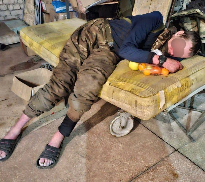 «Когда прятался под трупами, то извинялся перед каждым и постоянно молился» «Когда прятался под трупами, то извинялся перед каждым и постоянно молился»