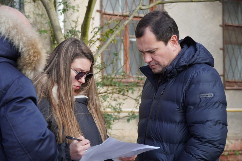 #городские_новости. Глава администрации Олег КАТОРГИН обсудил с жителями домов в Аршинцево планируемые работы по благоустройству в их дворах. Уже в этом году придомовые территории по ул. ул. Клинковского, 8, 10, 12, 14, ул.... #городские_новости. Глава администрации Олег КАТОРГИН обсудил с жителями домов в Аршинцево планируемые работы по благоустройству в их дворах. Уже в этом году придомовые территории по ул. ул. Клинковского, 8, 10, 12, 14, ул....