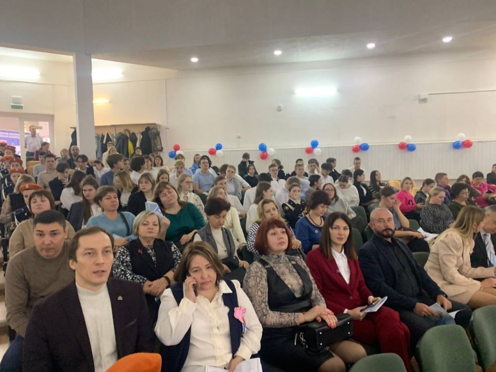 В рамках празднования Дня Республики Крым на базе Симферопольской академической гимназии состоялась научно-практическая конференция «Региональные особенности Крыма: проблемы и перспективы развития» В рамках празднования Дня Республики Крым на базе Симферопольской академической гимназии состоялась научно-практическая конференция «Региональные особенности Крыма: проблемы и перспективы развития»