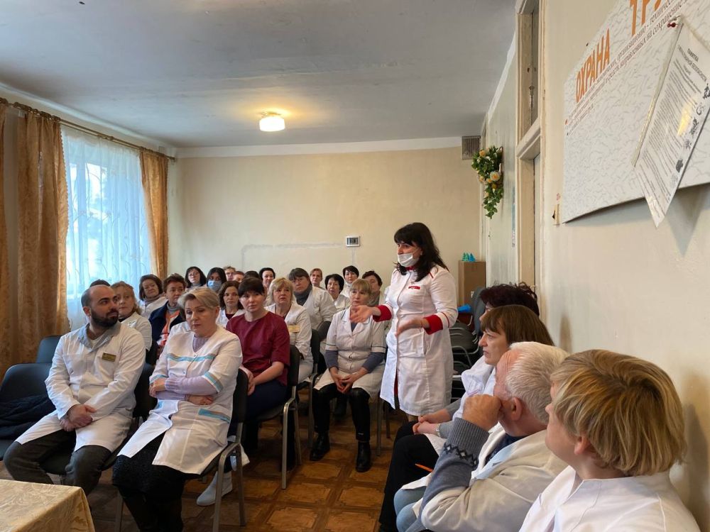 По поручению Главы Республики Крым Сергея Валерьевича Аксёнова посетил Приморское поликлиническое отделение Феодосийского медицинского центра – ознакомился с работой отделения, пообщался с медработниками и пациентами По поручению Главы Республики Крым Сергея Валерьевича Аксёнова посетил Приморское поликлиническое отделение Феодосийского медицинского центра – ознакомился с работой отделения, пообщался с медработниками и пациентами