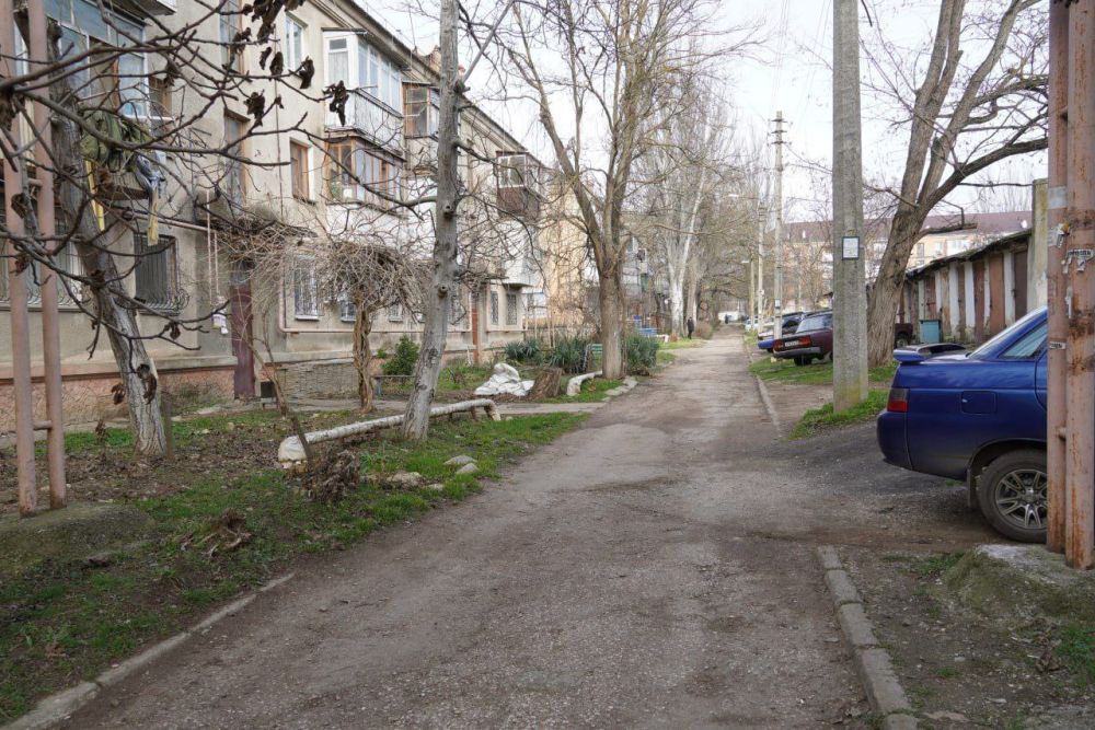 #городские_новости. Глава администрации Олег КАТОРГИН обсудил с жителями домов в Аршинцево планируемые работы по благоустройству в их дворах. Уже в этом году придомовые территории по ул. ул. Клинковского, 8, 10, 12, 14, ул.... #городские_новости. Глава администрации Олег КАТОРГИН обсудил с жителями домов в Аршинцево планируемые работы по благоустройству в их дворах. Уже в этом году придомовые территории по ул. ул. Клинковского, 8, 10, 12, 14, ул....