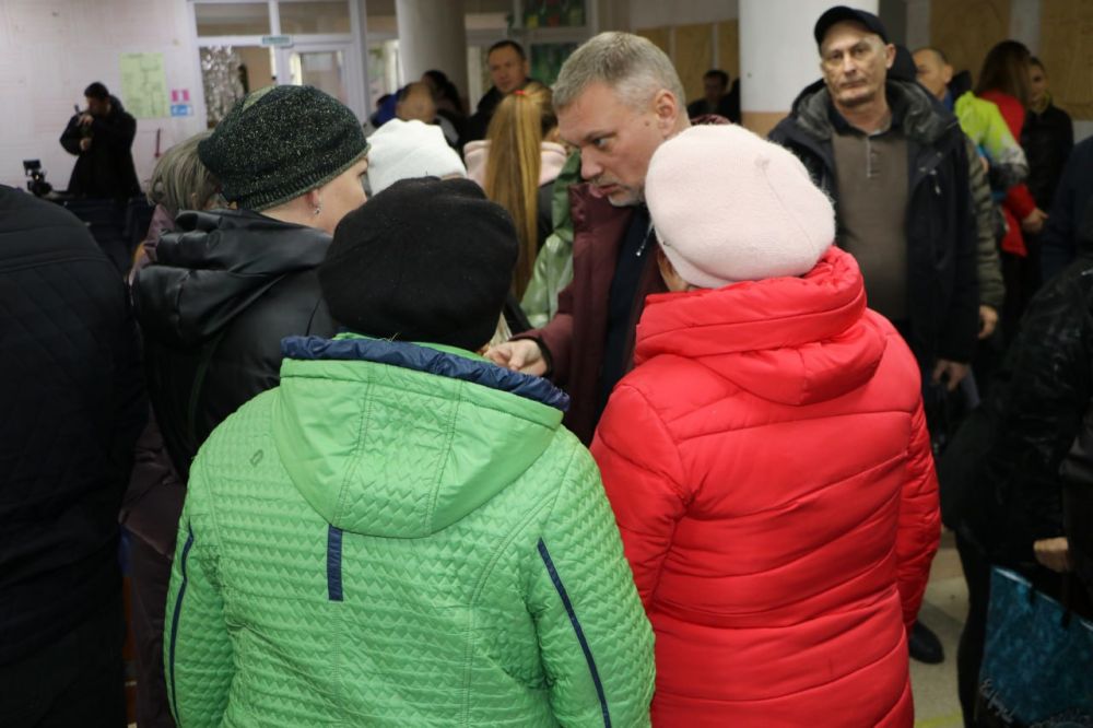 Игорь Ткаченко: Сегодня по поручению Главы Республики Крым Сергея Валерьевича Аксенова совместно с руководителем ГУП РК «Крымавтодор» Максимом Васильевичем Деминым объехали окраинные улицы села Береговое для выработки общей... Игорь Ткаченко: Сегодня по поручению Главы Республики Крым Сергея Валерьевича Аксенова совместно с руководителем ГУП РК «Крымавтодор» Максимом Васильевичем Деминым объехали окраинные улицы села Береговое для выработки общей...