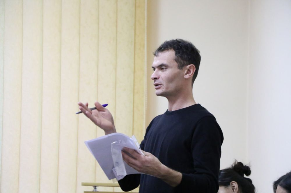Ольга Урайкина: Сегодня состоялось совместное заседание постоянных депутатских комиссий Бахчисарайского районного совета по вопросу рассмотрения проектов решений 6-й сессии Ольга Урайкина: Сегодня состоялось совместное заседание постоянных депутатских комиссий Бахчисарайского районного совета по вопросу рассмотрения проектов решений 6-й сессии