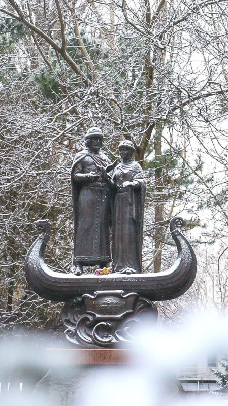 Сегодня отмечается День снежных сугробов! Сегодня отмечается День снежных сугробов!