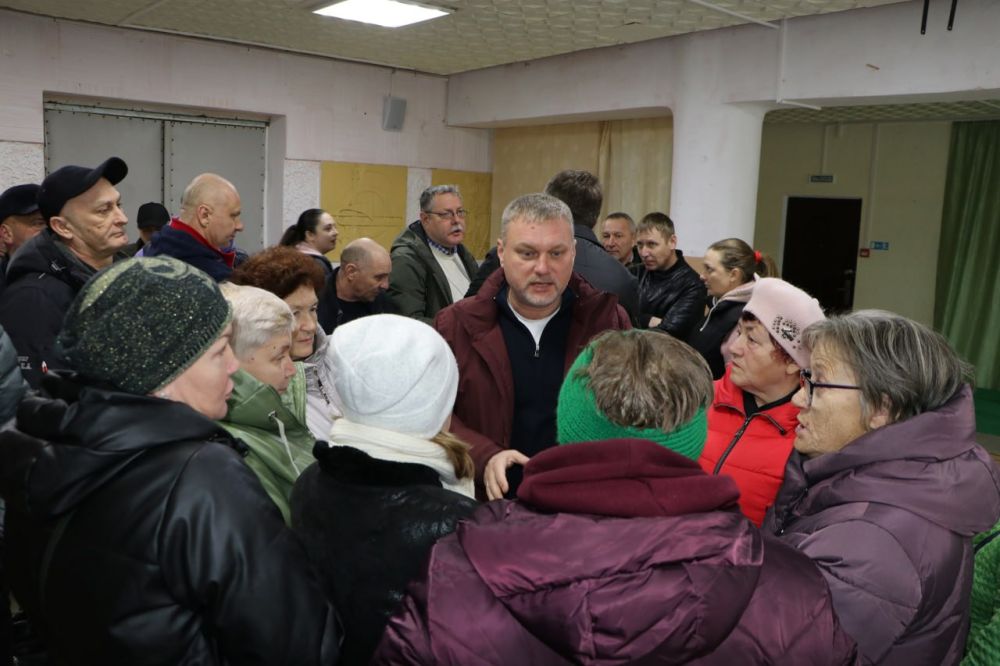 Игорь Ткаченко: Сегодня по поручению Главы Республики Крым Сергея Валерьевича Аксенова совместно с руководителем ГУП РК «Крымавтодор» Максимом Васильевичем Деминым объехали окраинные улицы села Береговое для выработки общей... Игорь Ткаченко: Сегодня по поручению Главы Республики Крым Сергея Валерьевича Аксенова совместно с руководителем ГУП РК «Крымавтодор» Максимом Васильевичем Деминым объехали окраинные улицы села Береговое для выработки общей...