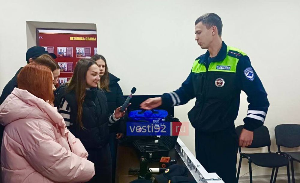 Студенты-юристы СевГУ побывали на экскурсии в Управлении ГИБДД УМВД России по Севастополю Студенты-юристы СевГУ побывали на экскурсии в Управлении ГИБДД УМВД России по Севастополю