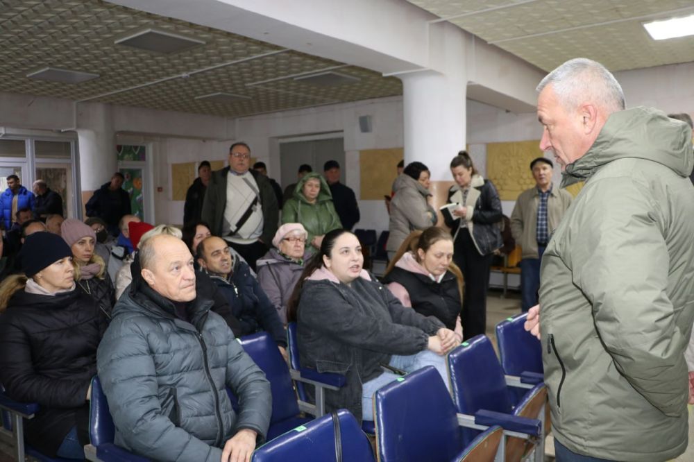 Игорь Ткаченко: Сегодня по поручению Главы Республики Крым Сергея Валерьевича Аксенова совместно с руководителем ГУП РК «Крымавтодор» Максимом Васильевичем Деминым объехали окраинные улицы села Береговое для выработки общей... Игорь Ткаченко: Сегодня по поручению Главы Республики Крым Сергея Валерьевича Аксенова совместно с руководителем ГУП РК «Крымавтодор» Максимом Васильевичем Деминым объехали окраинные улицы села Береговое для выработки общей...