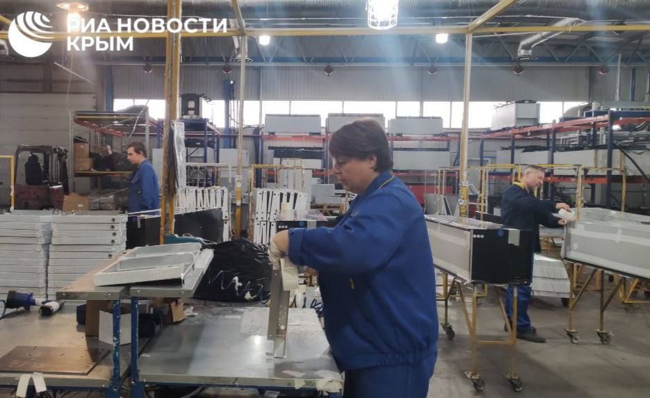 Единственное в Крыму предприятие по производству холодильного оборудования участвует в нацпроекте "Производительность труда" Единственное в Крыму предприятие по производству холодильного оборудования участвует в нацпроекте "Производительность труда"