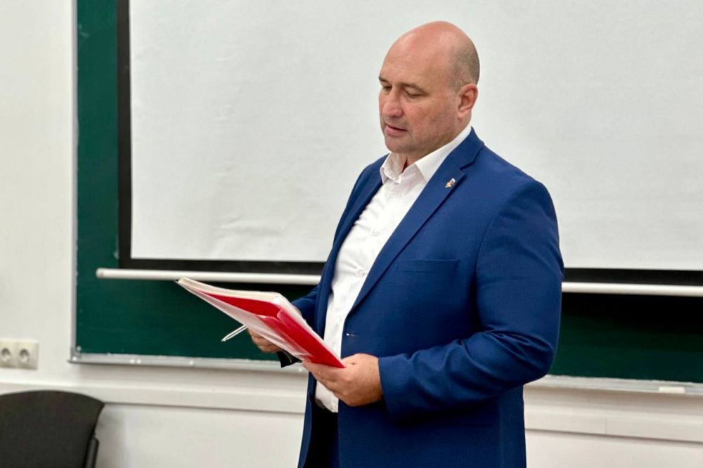 Владимир Немцев: Завершил курс лекций по дисциплине «Государственная региональная политика» для магистрантов-политологов первого курса СевГУ Владимир Немцев: Завершил курс лекций по дисциплине «Государственная региональная политика» для магистрантов-политологов первого курса СевГУ