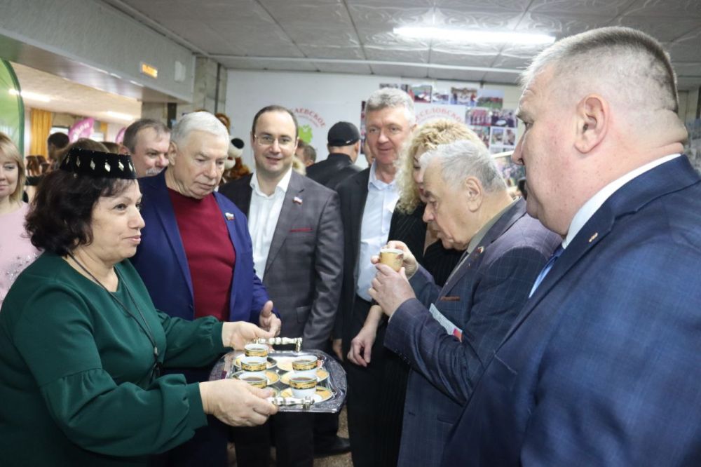 Владислав Хаджиев: В Сакском районе 24 сельских поселения, 79 сёл Владислав Хаджиев: В Сакском районе 24 сельских поселения, 79 сёл