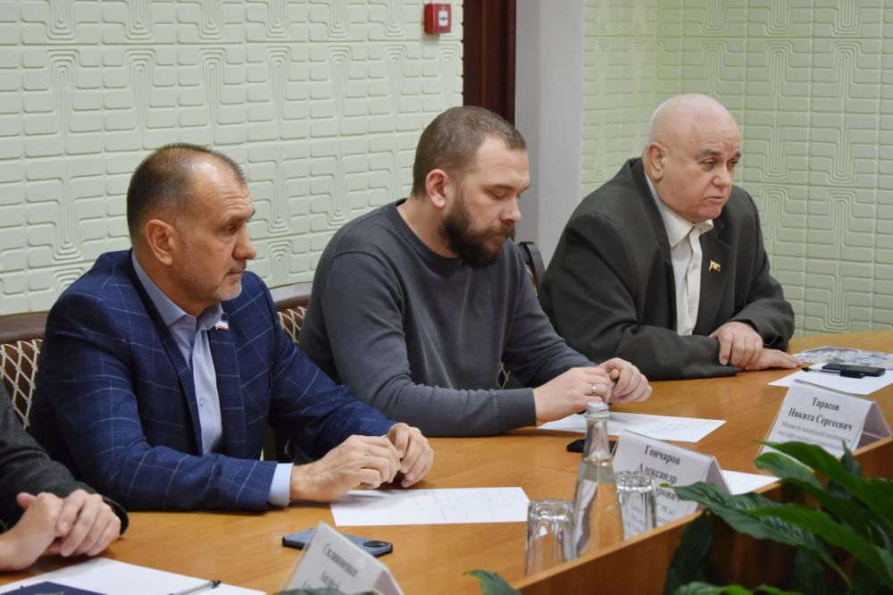 Галина Огнёва: Сегодня в Администрации города Алушты состоялось совещание по вопросам строительно-ремонтных работ на Западной набережной Галина Огнёва: Сегодня в Администрации города Алушты состоялось совещание по вопросам строительно-ремонтных работ на Западной набережной
