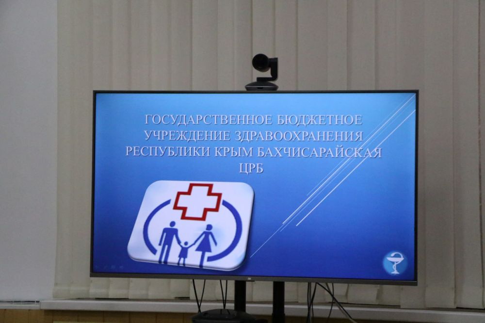 Ольга Урайкина: В завершении выездной встречи в здании администрации Бахчисарайского района при участии председателя Государственного Совета Республики Крым Владимира Константинова провели совещание в рамках круглого стола... Ольга Урайкина: В завершении выездной встречи в здании администрации Бахчисарайского района при участии председателя Государственного Совета Республики Крым Владимира Константинова провели совещание в рамках круглого стола...