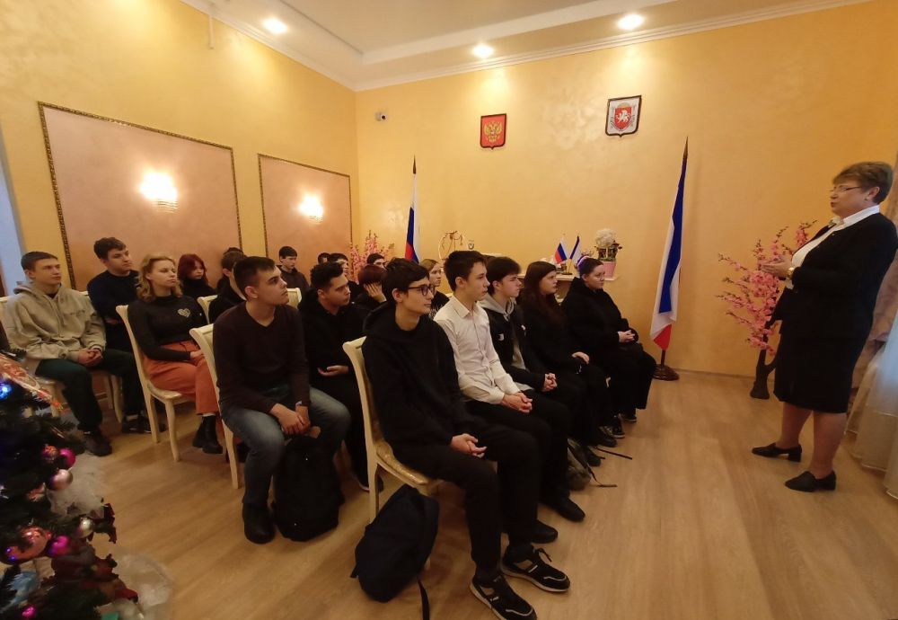 В честь Дня российского студенчества Алуштинский городской отдел ЗАГС традиционно принимал гостей - проводил День открытых дверей для учащихся 2 курса Алуштинского филиала Государственного бюджетного профессионального... В честь Дня российского студенчества Алуштинский городской отдел ЗАГС традиционно принимал гостей - проводил День открытых дверей для учащихся 2 курса Алуштинского филиала Государственного бюджетного профессионального...
