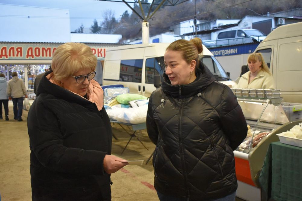 Галина Огнёва: Совместно со своими заместителями в течение недели осуществляли мониторинг цен, уделяя особое внимание соблюдению субъектами хозяйствования установленных цен на социально значимые продукты питания Галина Огнёва: Совместно со своими заместителями в течение недели осуществляли мониторинг цен, уделяя особое внимание соблюдению субъектами хозяйствования установленных цен на социально значимые продукты питания