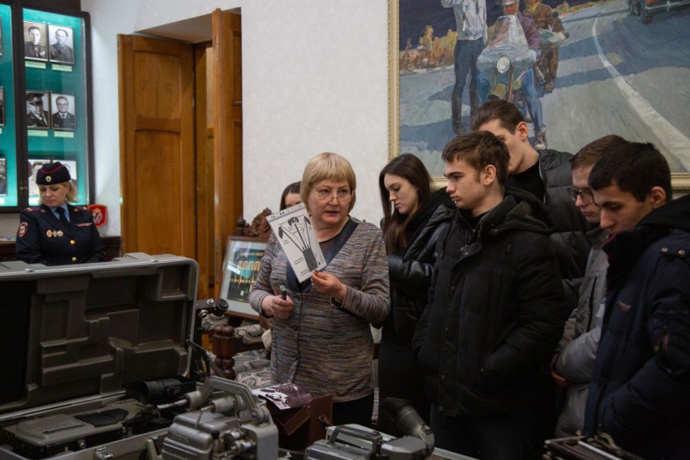 МВД по Республике Крым присоединились к ежегодной Всероссийской акции «Студенческий десант-2025» МВД по Республике Крым присоединились к ежегодной Всероссийской акции «Студенческий десант-2025»