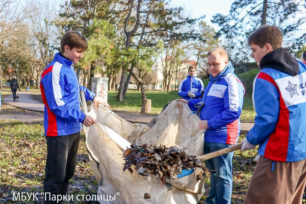 Труд крут: парк имени Гагарина стал одной из главных площадок Республиканской патриотической акции «Крымский студенческий десант РСО» Труд крут: парк имени Гагарина стал одной из главных площадок Республиканской патриотической акции «Крымский студенческий десант РСО»
