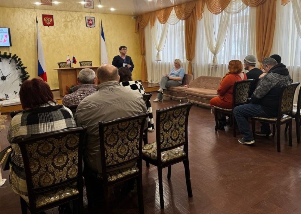 Раздольненский районный отдел ЗАГС в рамках Школы молодоженов проводил занятие Школы родителей.