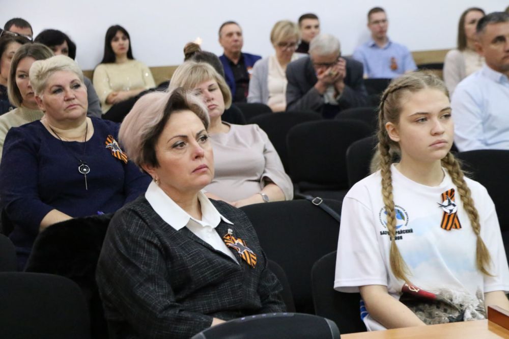 Ольга Урайкина: В здании администрации Бахчисарайского района организована акция "Блокадная ласточка", посвященная 81-летию снятия блокады Города-Героя Ленинграда Ольга Урайкина: В здании администрации Бахчисарайского района организована акция "Блокадная ласточка", посвященная 81-летию снятия блокады Города-Героя Ленинграда