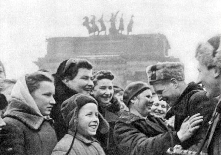 Блокадные уроки. Что бывает, если ты нацист и не учишь историю Блокадные уроки. Что бывает, если ты нацист и не учишь историю