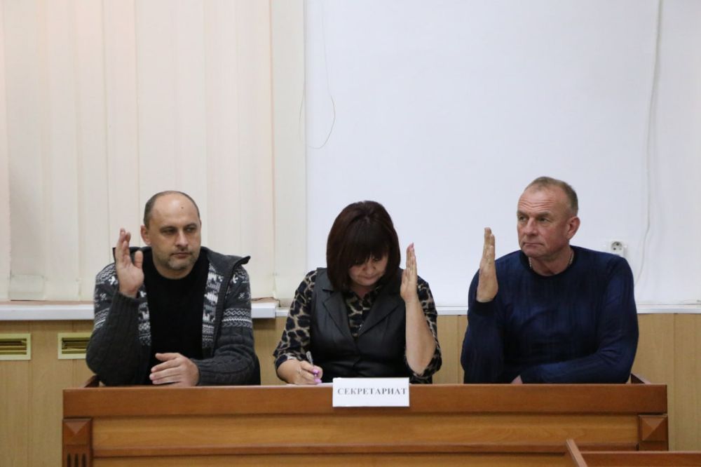 Ольга Урайкина: Сегодня в большом зале администрации Бахчисарайского района после заседания президиума, где были предварительно рассмотрены проекты решений, состоялась 6-я сессия Бахчисарайского районного совета 3-го созыва Ольга Урайкина: Сегодня в большом зале администрации Бахчисарайского района после заседания президиума, где были предварительно рассмотрены проекты решений, состоялась 6-я сессия Бахчисарайского районного совета 3-го созыва