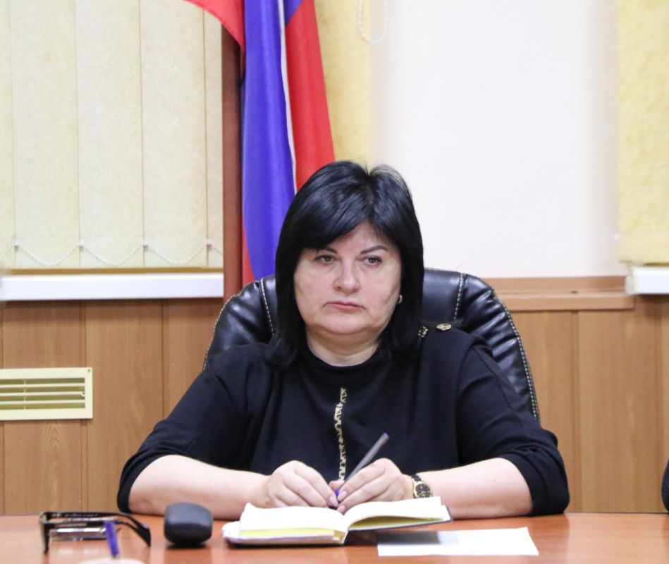 Ольга Урайкина: Сегодня совместно с главой администрации Бахчисарайского района Анжеликой Ястребовой провели совещание с главами поселений Ольга Урайкина: Сегодня совместно с главой администрации Бахчисарайского района Анжеликой Ястребовой провели совещание с главами поселений