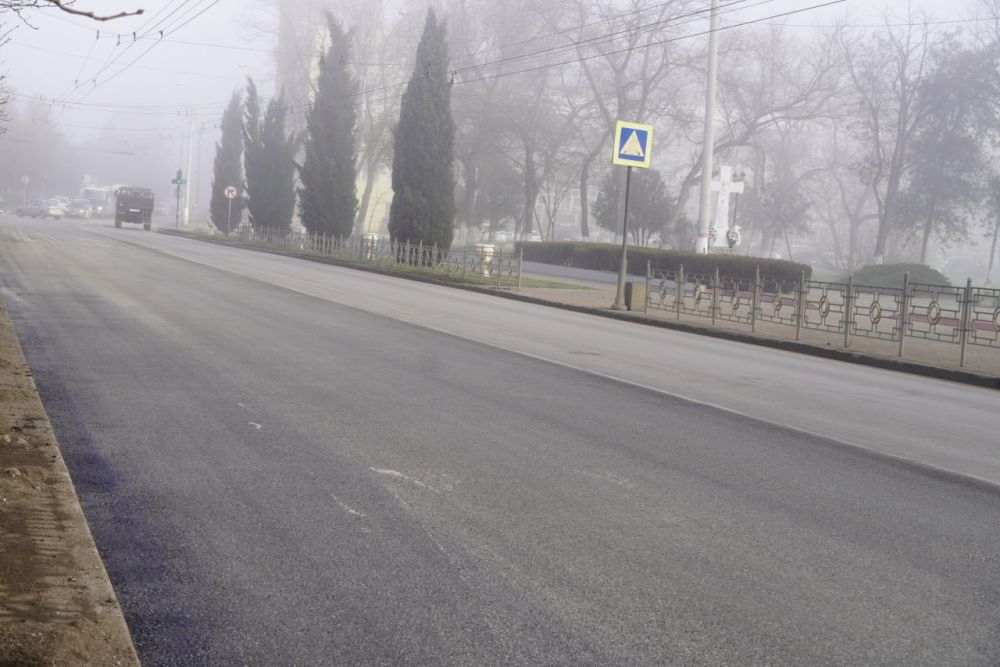 #жкх. Быстрыми темпами продвигается ремонт улицы Кирова. Подрядчиком компанией «СТГ-Юг» в ночное время за эти дни уложен первый слой асфальта на участке дороги от ж\д переезда по ул. Кирова до кафе «Капучино». Дорожная... #жкх. Быстрыми темпами продвигается ремонт улицы Кирова. Подрядчиком компанией «СТГ-Юг» в ночное время за эти дни уложен первый слой асфальта на участке дороги от ж\д переезда по ул. Кирова до кафе «Капучино». Дорожная...