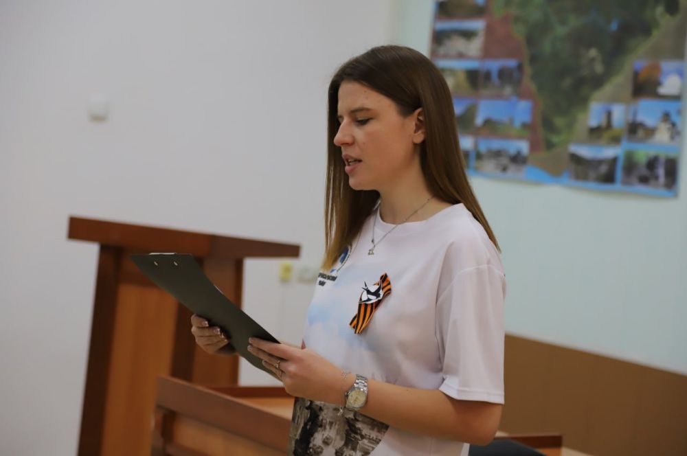 Анжелика Ястребова: На аппаратном совещании почтили минутой молчания всех жертв страшной и героической страницы нашей истории - блокадного Ленинграда Анжелика Ястребова: На аппаратном совещании почтили минутой молчания всех жертв страшной и героической страницы нашей истории - блокадного Ленинграда