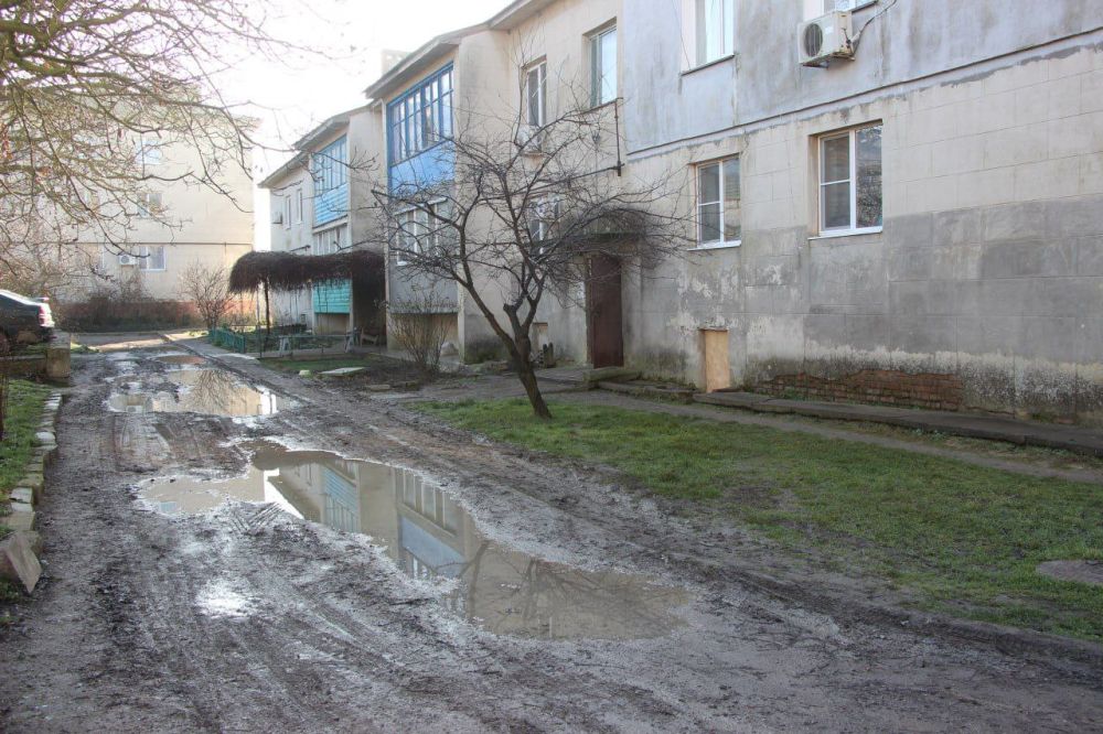 #городские_новости. Ремонт внутриквартальных проездов и тротуаров, установка лавочек, освещения и другие вопросы благоустройства обсудили сегодня с жителями ул. Ученической, 11, 10, 7, 5, пер. Кривуляк, 15, 17 в ходе... #городские_новости. Ремонт внутриквартальных проездов и тротуаров, установка лавочек, освещения и другие вопросы благоустройства обсудили сегодня с жителями ул. Ученической, 11, 10, 7, 5, пер. Кривуляк, 15, 17 в ходе...