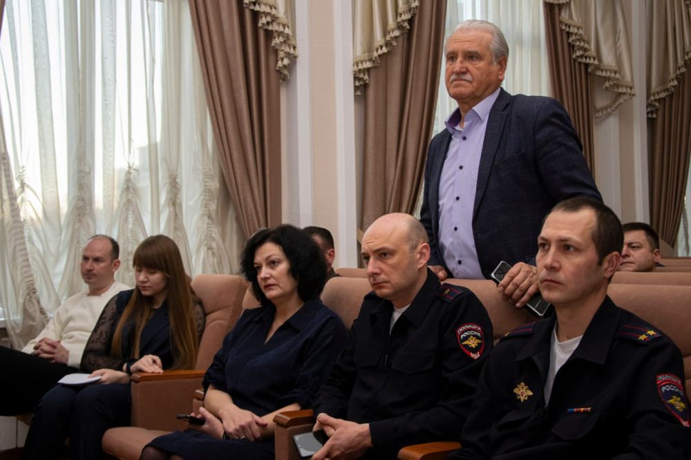 Состоялось оперативно-хозяйственное совещание, в ходе которого руководители структурных подразделений отчитались о проделанной работе Состоялось оперативно-хозяйственное совещание, в ходе которого руководители структурных подразделений отчитались о проделанной работе