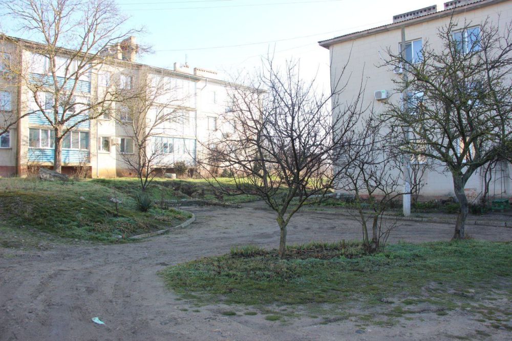 #городские_новости. Ремонт внутриквартальных проездов и тротуаров, установка лавочек, освещения и другие вопросы благоустройства обсудили сегодня с жителями ул. Ученической, 11, 10, 7, 5, пер. Кривуляк, 15, 17 в ходе... #городские_новости. Ремонт внутриквартальных проездов и тротуаров, установка лавочек, освещения и другие вопросы благоустройства обсудили сегодня с жителями ул. Ученической, 11, 10, 7, 5, пер. Кривуляк, 15, 17 в ходе...