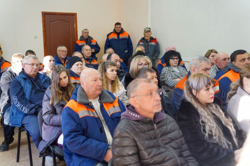 Александр Юрьев: Сегодня представил новых руководителей коллективам двух муниципальных предприятий Александр Юрьев: Сегодня представил новых руководителей коллективам двух муниципальных предприятий