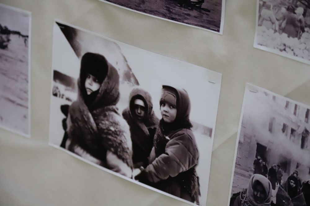 Анжелика Ястребова: В администрации Бахчисарайского района прошел цикл памятных мероприятий: Акция «Блокадный хлеб», «Блокадная ласточка» Анжелика Ястребова: В администрации Бахчисарайского района прошел цикл памятных мероприятий: Акция «Блокадный хлеб», «Блокадная ласточка»