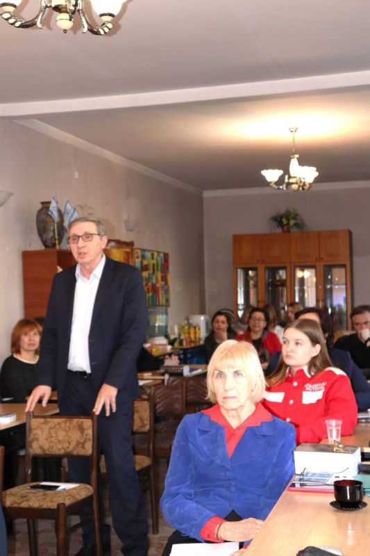 В Крыму провели круглый стол, посвящённый памяти жертвам Холокоста В Крыму провели круглый стол, посвящённый памяти жертвам Холокоста