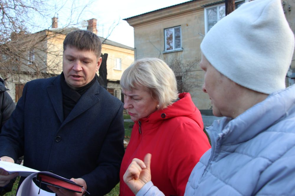В Керчи стартовали работы по благоустройству дворов В Керчи стартовали работы по благоустройству дворов