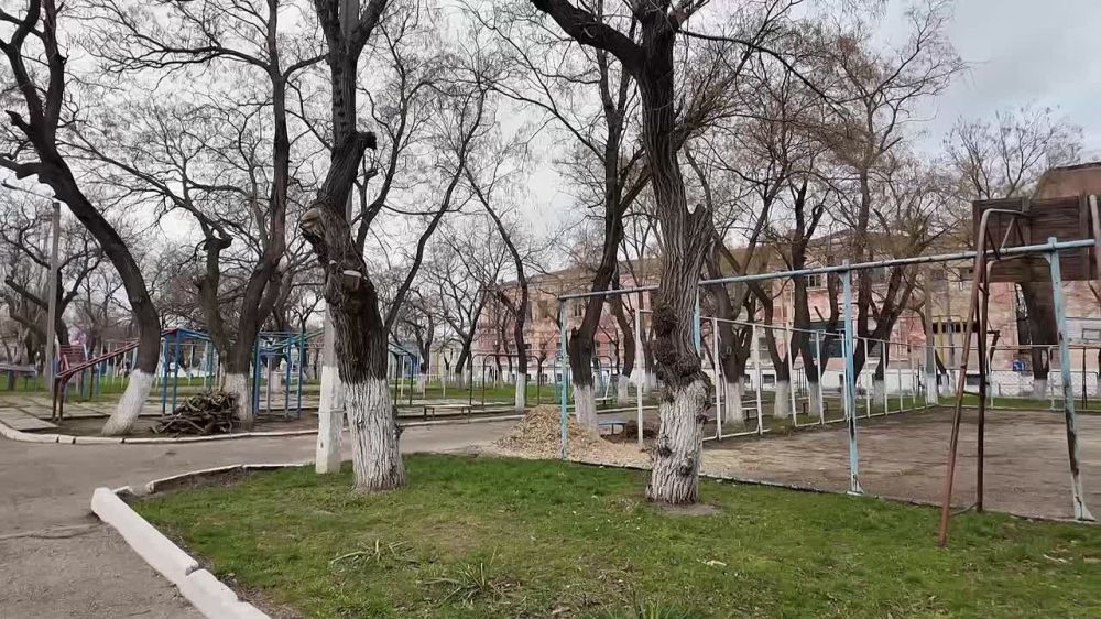  :             2 . ..      