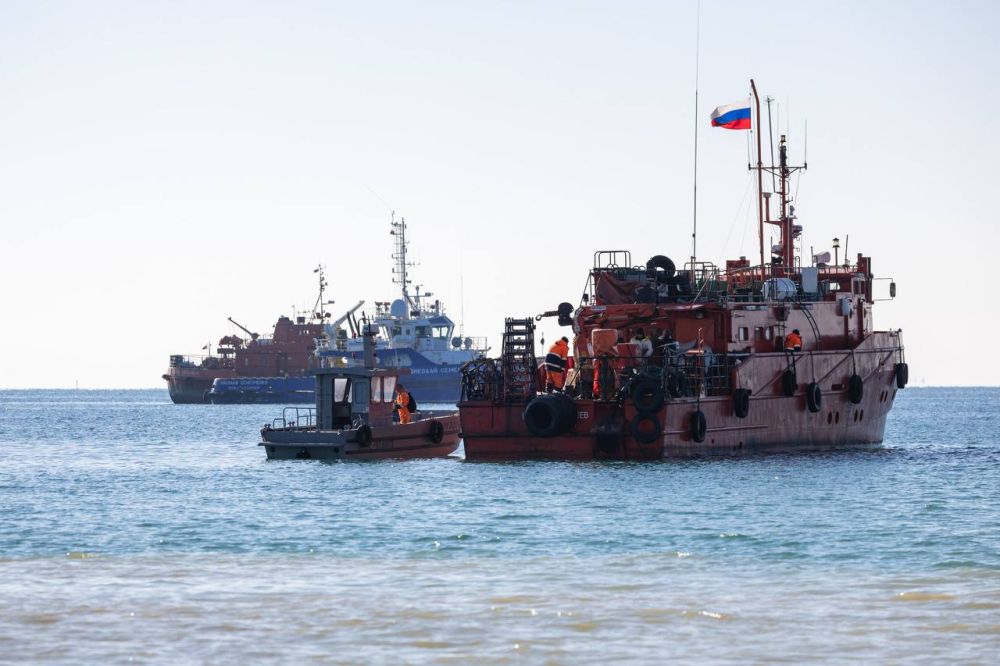 Кадры ликвидации последствий крушения танкеров в Керченском проливе — Морпасслужба Кадры ликвидации последствий крушения танкеров в Керченском проливе — Морпасслужба