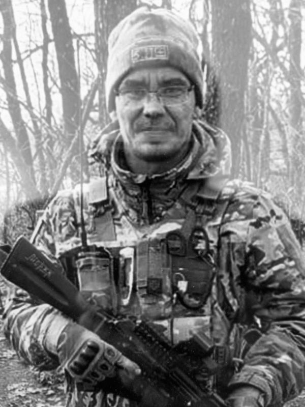 В Севастополе проводили в последний путь гвардии старшину первой статьи, стрелка Сергея Леликова и рядового, старшего стрелка Виталия Шевченко В Севастополе проводили в последний путь гвардии старшину первой статьи, стрелка Сергея Леликова и рядового, старшего стрелка Виталия Шевченко