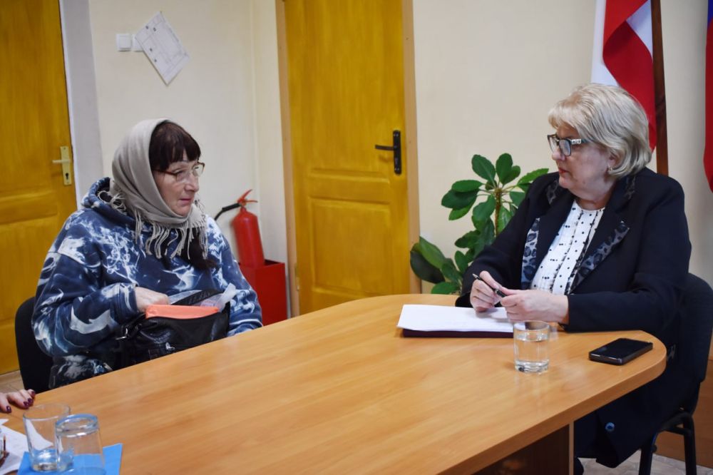 Галина Огнёва: В каждом селе нашего муниципалитета граждане нуждаются в решении своих личных вопросов и в рамках выездного приёма я посетила самый отдалённый территориальный орган нашей большой Алушты — село Приветное Галина Огнёва: В каждом селе нашего муниципалитета граждане нуждаются в решении своих личных вопросов и в рамках выездного приёма я посетила самый отдалённый территориальный орган нашей большой Алушты — село Приветное