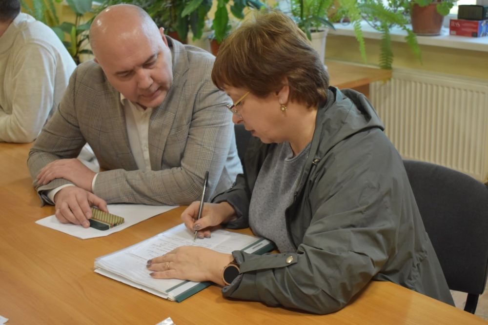 Галина Огнёва: В каждом селе нашего муниципалитета граждане нуждаются в решении своих личных вопросов и в рамках выездного приёма я посетила самый отдалённый территориальный орган нашей большой Алушты — село Приветное Галина Огнёва: В каждом селе нашего муниципалитета граждане нуждаются в решении своих личных вопросов и в рамках выездного приёма я посетила самый отдалённый территориальный орган нашей большой Алушты — село Приветное