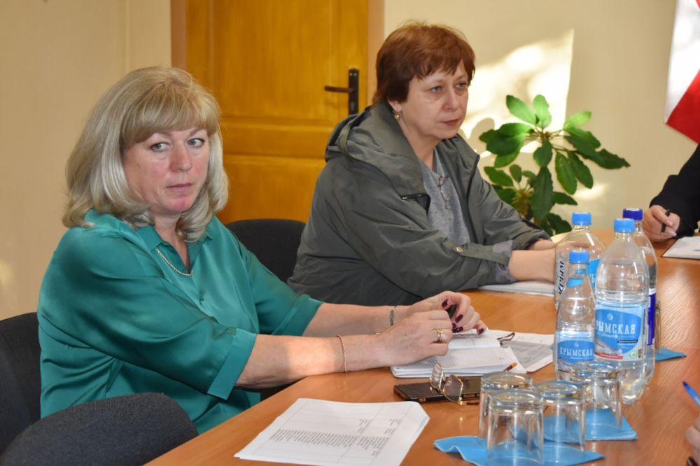 Галина Огнёва: В каждом селе нашего муниципалитета граждане нуждаются в решении своих личных вопросов и в рамках выездного приёма я посетила самый отдалённый территориальный орган нашей большой Алушты — село Приветное Галина Огнёва: В каждом селе нашего муниципалитета граждане нуждаются в решении своих личных вопросов и в рамках выездного приёма я посетила самый отдалённый территориальный орган нашей большой Алушты — село Приветное