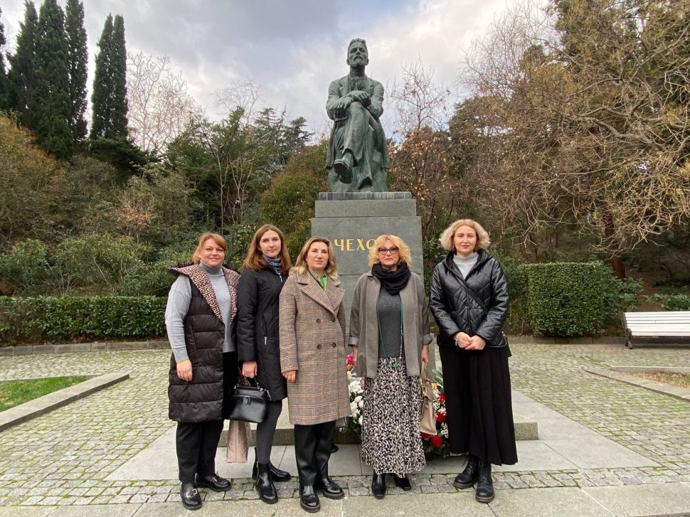 В Ялте стартовали праздничные мероприятия, посвящённые 165-летию Антона Павловича Чехова В Ялте стартовали праздничные мероприятия, посвящённые 165-летию Антона Павловича Чехова