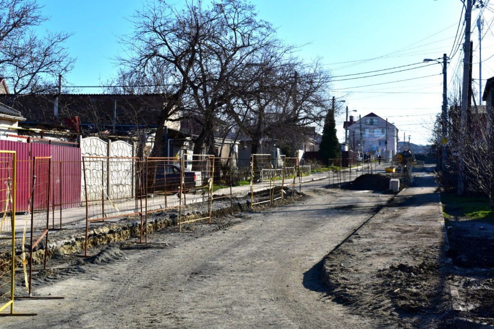 В крымской столице в районе Старого города продолжают работы по строительству системы водоотведения В крымской столице в районе Старого города продолжают работы по строительству системы водоотведения