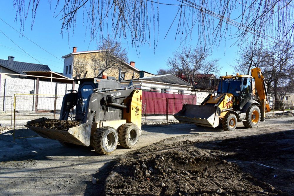 В крымской столице в районе Старого города продолжают работы по строительству системы водоотведения В крымской столице в районе Старого города продолжают работы по строительству системы водоотведения