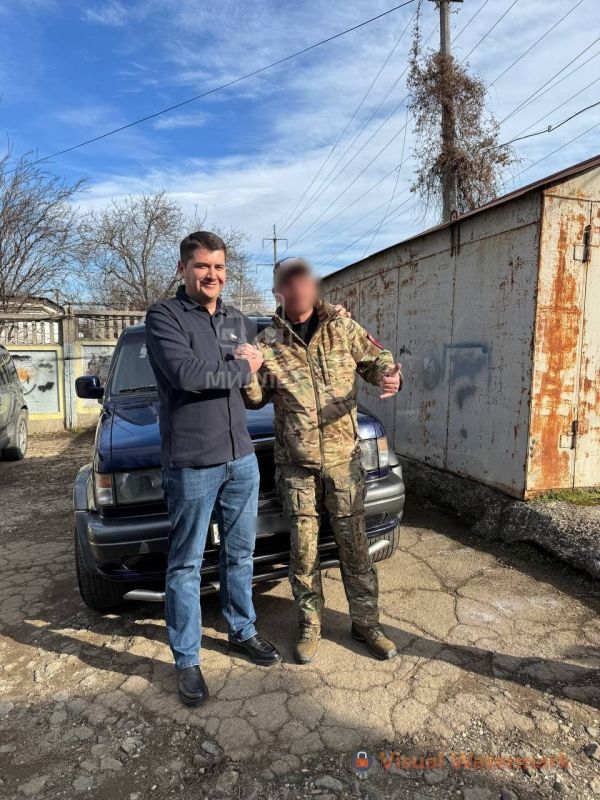 Депутат Госсовета Крыма Никита Сандалов передал для фронта автомобиль Депутат Госсовета Крыма Никита Сандалов передал для фронта автомобиль