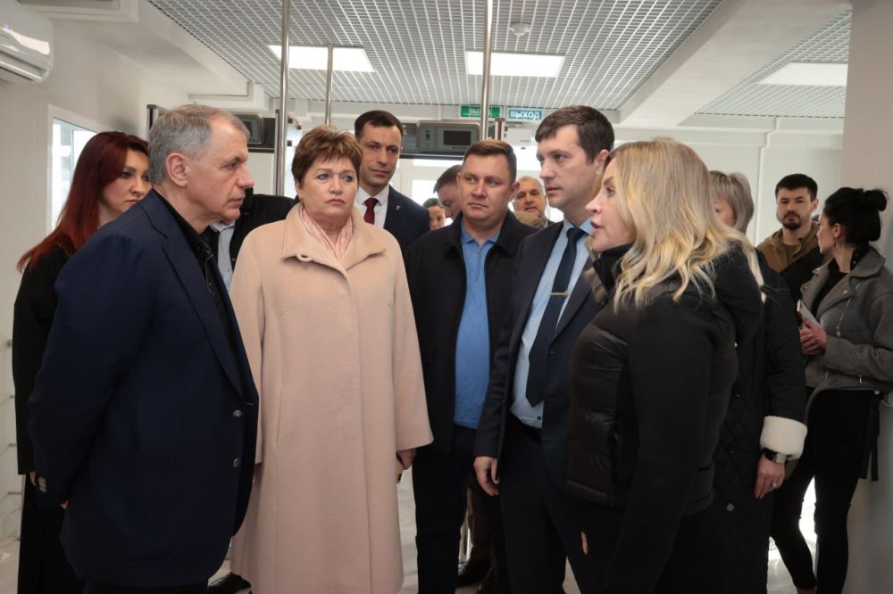 Юрий Нестеренко: В ходе рабочей поездки, совместно с Председателем Государственного Совета Республики Крым Владимиром Андреевичем Константиновым, посетили предприятия, образовательные и спортивные учреждения, объекты... Юрий Нестеренко: В ходе рабочей поездки, совместно с Председателем Государственного Совета Республики Крым Владимиром Андреевичем Константиновым, посетили предприятия, образовательные и спортивные учреждения, объекты...